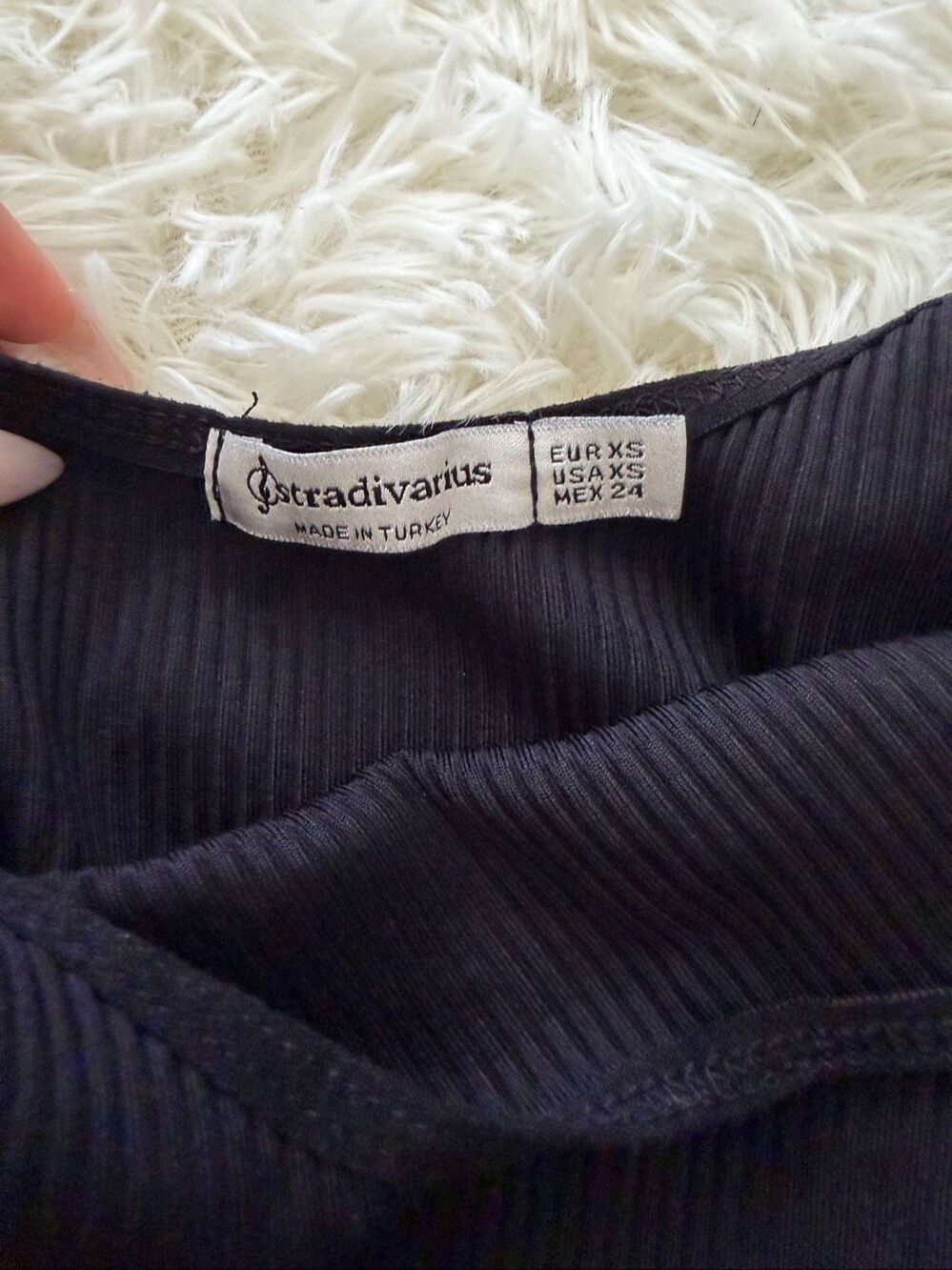 Stradivarius size XS black cropped tank top - Picture 3 of 3
